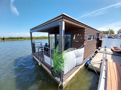 HT4 Houseboat 2019 – Betonnen woonboot met vaste ligplaats