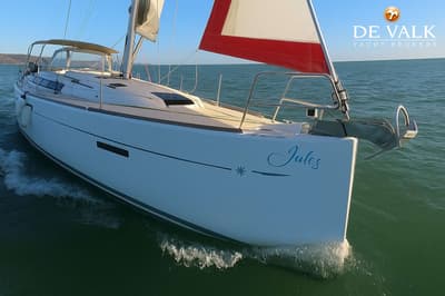 Jeanneau (uit 2011, 12.19m)