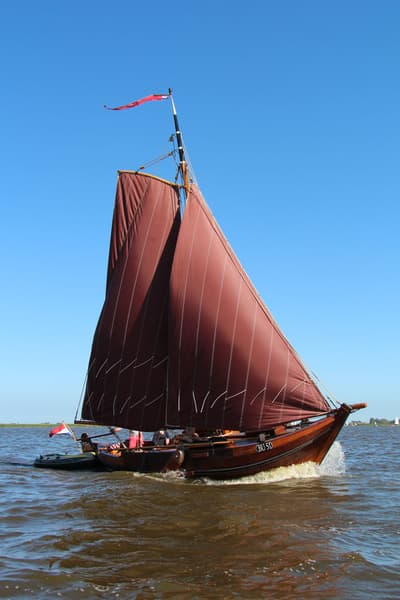 Visserman Pluut 9.00 1967 – authentieke platbodem uit Spakenburg