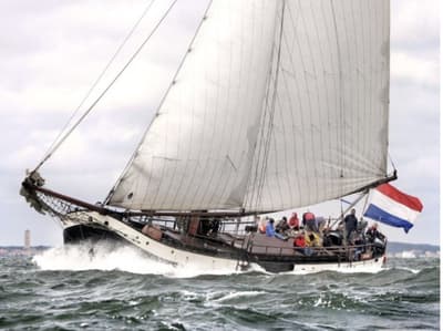 Hasselteraak 24m 1901 – Snelzeilend charter/woonschip