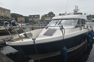 Aquador 25C 2004 – Finse sportieve daycruiser met 170 pk
