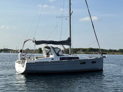 Beneteau Oceanis 35 (uit 2015, 10.45m)