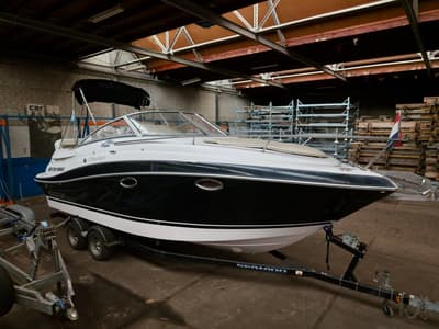 Four Winns Four Winns 258 Vista (uit 2005, 8.85m)