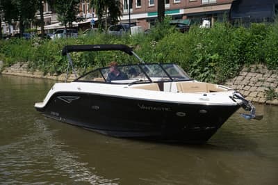 Sea Ray Sea Ray 250 SLX (uit 2018, 7.9m)