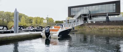 Invictus 240 FX (7.45m)