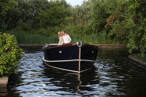 Boot van de Week: Brandaris Barkas 1100 Open 2005 – Mahonie sloep met 2×315pk (2005)