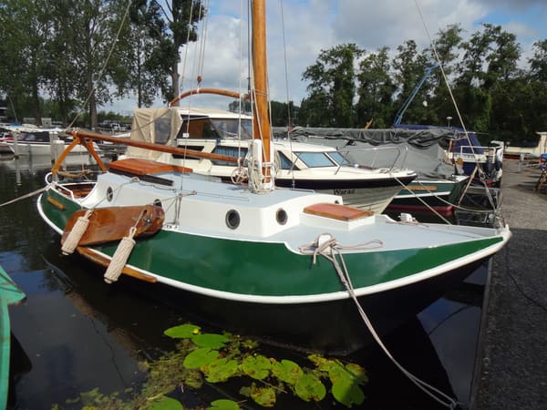 Zeeschouw 8.00 1978 – Handzaam platbodem zeilschip