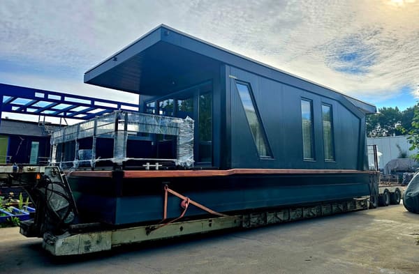 Solstar Houseboat Navigator M 2026 – Stalen varende woonunit