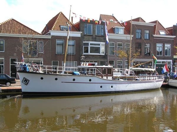 De Vries Lentsch Bakdeksalonkruiser 1938 – restauratieproject