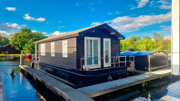 HOMESHIP VaarChalet 1250D 2023 – woonboot met monohull-romp
