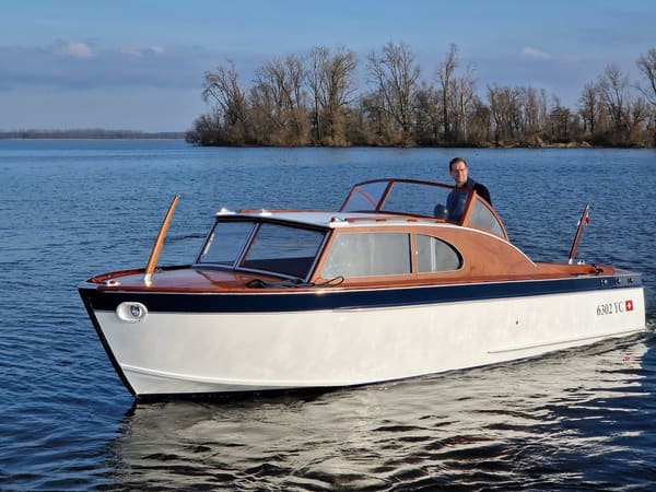 Portier Holiday 1955 – Gerestaureerde houten speedcruiser