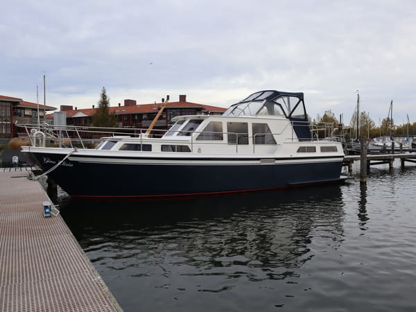 Blauwe Kruisvaarder 12.5 1998 – Stalen kruiser met 2 hutten