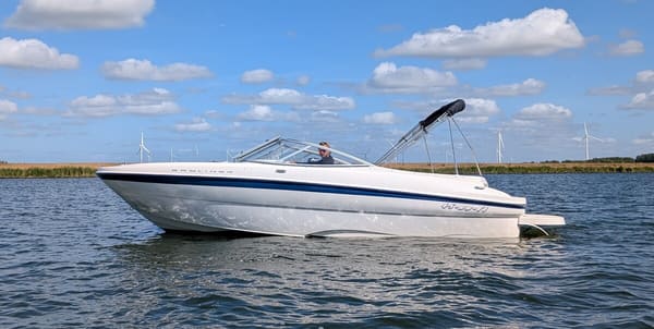 Bayliner 219 SD 2004 – compacte sportcruiser op trailer