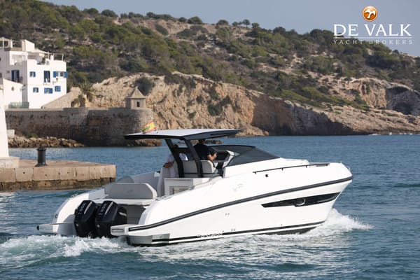 Rio Yachts Daytona 35 2024 – Twin V8 Center Console