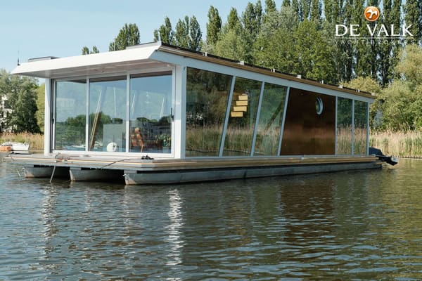 Custom Built Houseboat luxe motorjacht