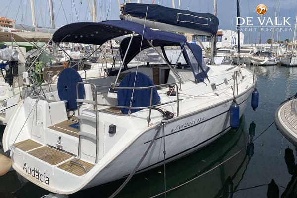 Beneteau Cyclades 43.4 2008 – Berret-Racoupeau Family Cruiser