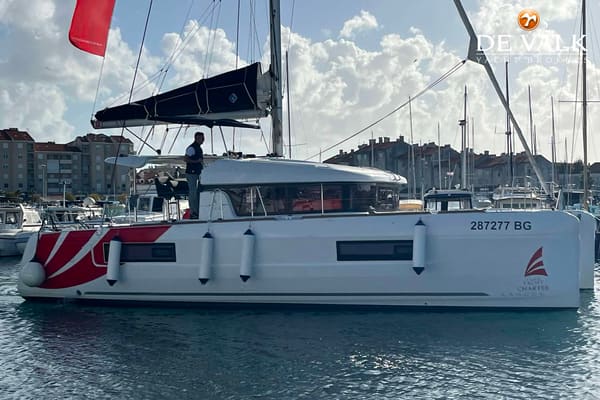 Lagoon 40 2024 – 6 Hutten & Licht Gebruik
