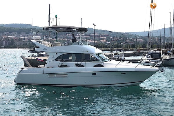 Jeanneau Prestige 36 2002 – Flybridge Cruiser 30 Knots