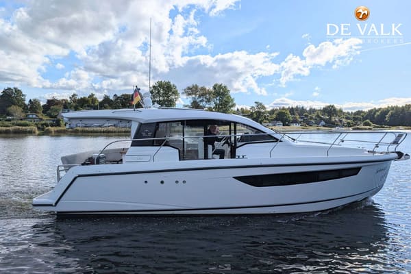 Sealine C330 2018 – Twin Volvo, Joystick Docking
