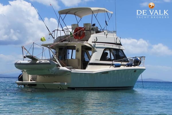Riviera 33 Flybridge 1996 – Offshore twin-diesel cruiser