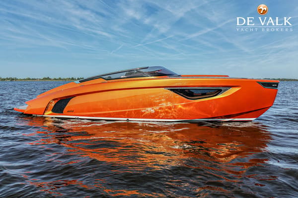 Flynt 32 Centura 2023 – Snelle sportieve speedboot
