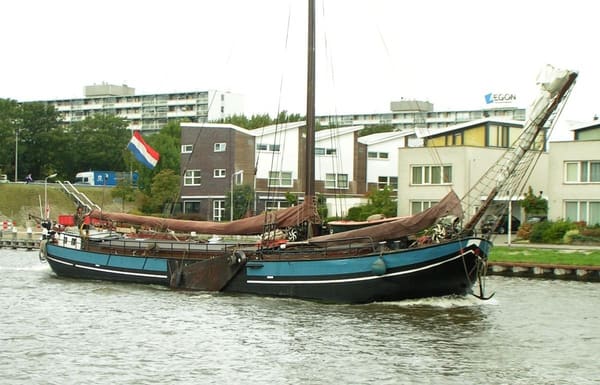 Hagenaar 25.15 zeilboot – stalen charterschip met ligplaats