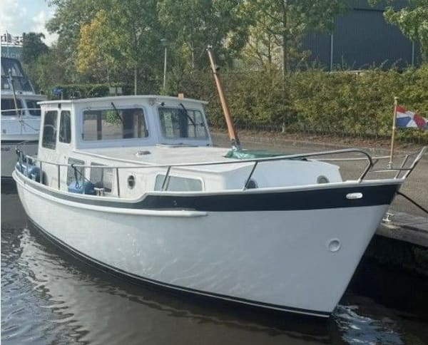 Waalkotter 980 OK 1982 – Stalen motorjacht met 4 hutten