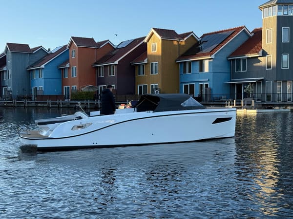 TendR 27 Cabin 2022 – snelle daycruiser met slaapplaatsen