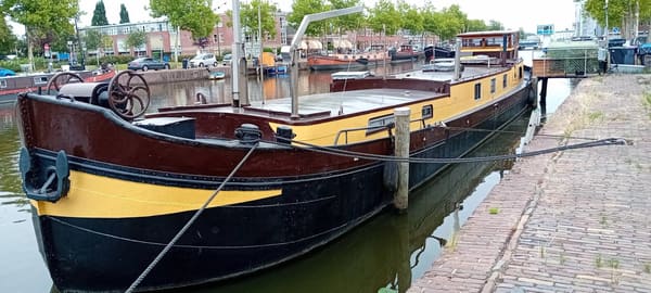 Steilsteven 24m 1931 – woonschip Leeuwarden met overgangsrecht