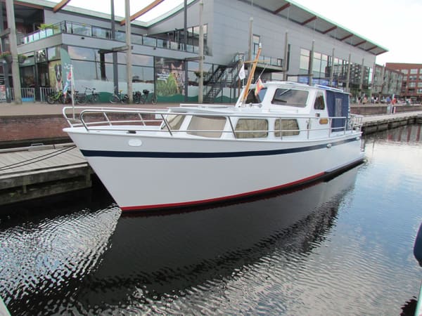 Babilja 1035 (1980) – stalen motorboot met weinig draaiuren