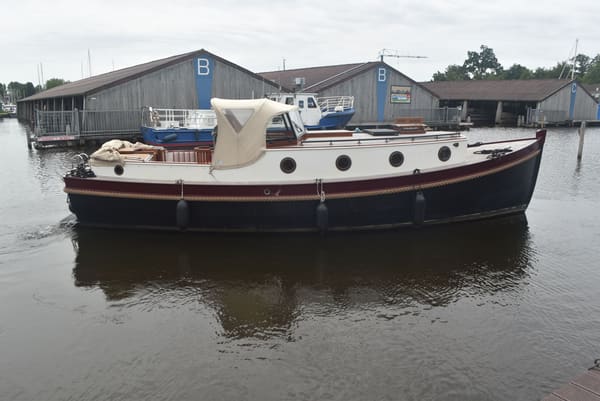 Eurosloep 980 2008 – Stalen tender met teakdek