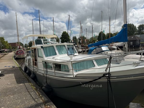 Altena 10.50 AK 1979 – Stalen flybridge met karakter