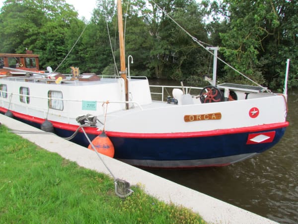 Hamburger Schuit 1956 – Varend woonschip met karakter