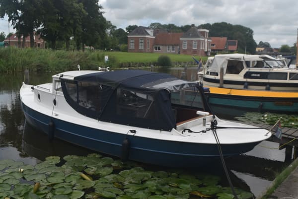 820C Steilsteven 2022 – Degelijk stalen motorboot