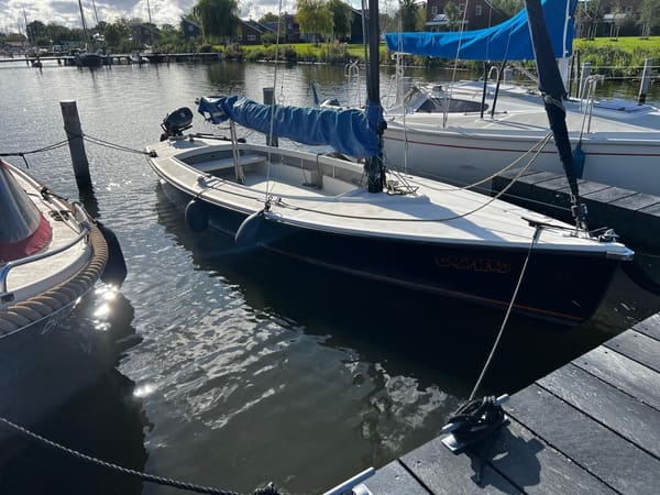 Geuzenvalk 670 (2005) – open zeilboot met nieuwe motor
