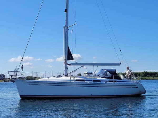 Bavaria 34-2 (2002) – eerste eigenaar, zeezeilen ready