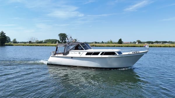Valk Sport 1982 – stalen vlet met kruishut