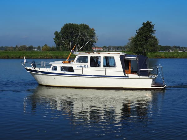 Van Der Werf 960 Ok 1984 – stalen motorjacht 9 meter