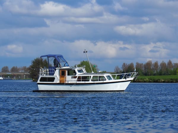 Cascaruda 920 1976 – stalen motorjacht met doorvaarthoogte 3,4m