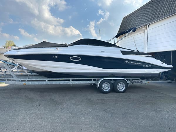 Crownline E6 2011 – 8m bowrider met 300pk Mercruiser