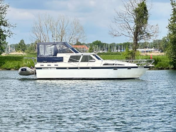 Succes 115 Sport 1989 – Stalen doorvaartcruiser met vleugelkiel