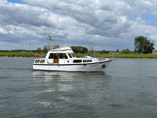 Koolmeeskruiser GSAK 1981 – stalen 10,6m met vleugelkiel