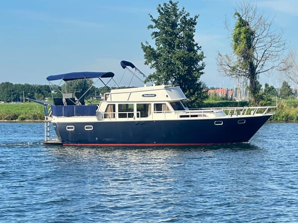 Oomen kruiser fly 1988 – stalen 11,4m met verse motor