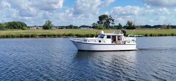 Smelne 950 AK 1989 – stalen kajuitboot met Vetus-diesel