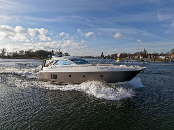 Sessa C46 HT IPS 2009 – IPS-aandrijving en Italiaans design