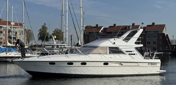 Fairline 43 Flybridge 1990 – Sportief flybridge-motorjacht