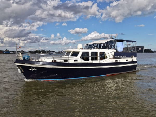 Privateer 40 XL Cabrio 2002 – Laag doorvaartprofiel