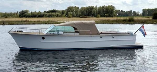 Super van Craft 10.60 1960 – stalen cabinsloep refit 2023