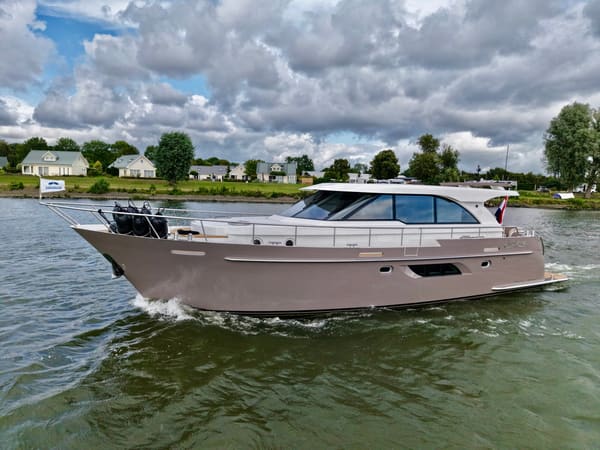 Van den Hoven Executive 15.00 MK II 2022 – joystick & 3 hutten