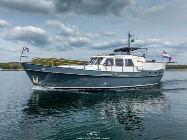 Lowland Kotter 13.80 AK 1977 – Stalen karakter met rondspant